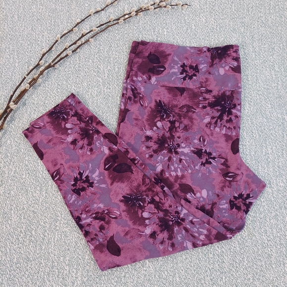 Terra & Sky Pink Floral Leggings, Plus Size , 3X - Picture 2 of 11